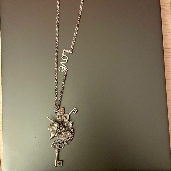 NWOT Garage Silver Keys & Hearts Necklace - Picture 1 of 3